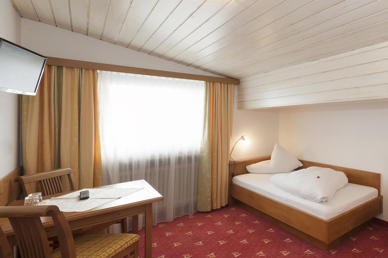 Ferienhotel Tyrol Soell Am Wilden Kaiser Стая снимка